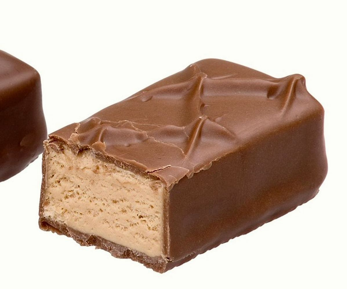 El mostrador de la panadería repleto de pan recién hecho